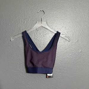 Under Armor NWT Stripped Sports Bra Size S